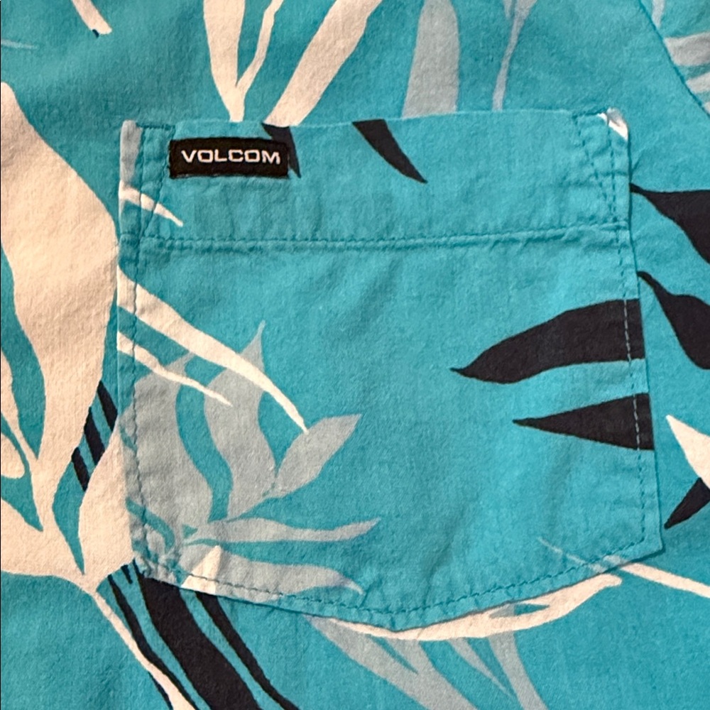 Volcom Shirt - Picture 3 of 4